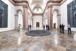 Gerhard Richter dona ad una chiesa sconsacrata di Münster un’opera ispirata al pendolo di Foucault