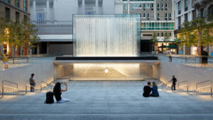A Milano un nuovo Apple Store di nuova generazione. Lo firma Norman Foster