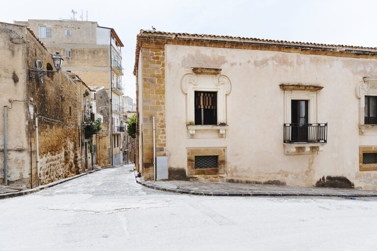 Outside views of Panitteri house © Piotr Niepsuj