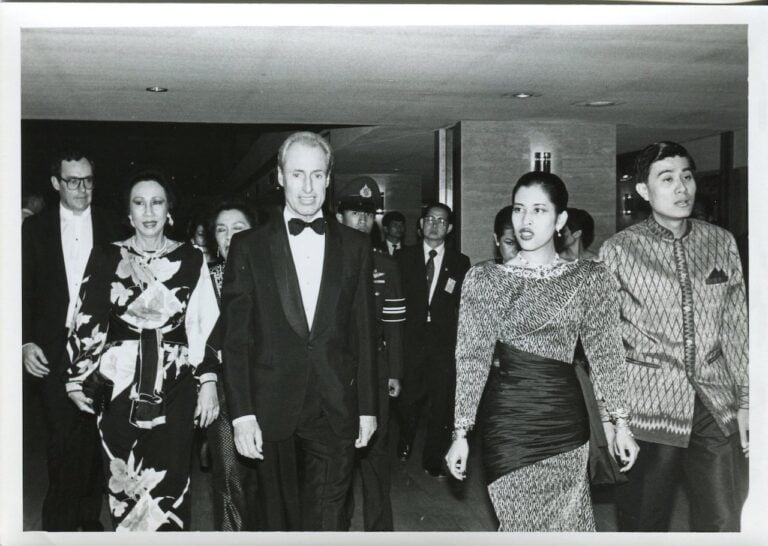 1984 Bangkok copia Nasce a Roma la Fondazione Renato Balestra. Celebra, dopo la sfilata tributo, la maison italiana