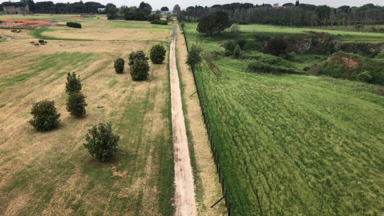 21 Villa dei Quintili ph. Cuoghi Corsello 2018 Installazioni d’arte contemporanea nel Parco Archeologico dell’Appia Antica a Roma. Le immagini