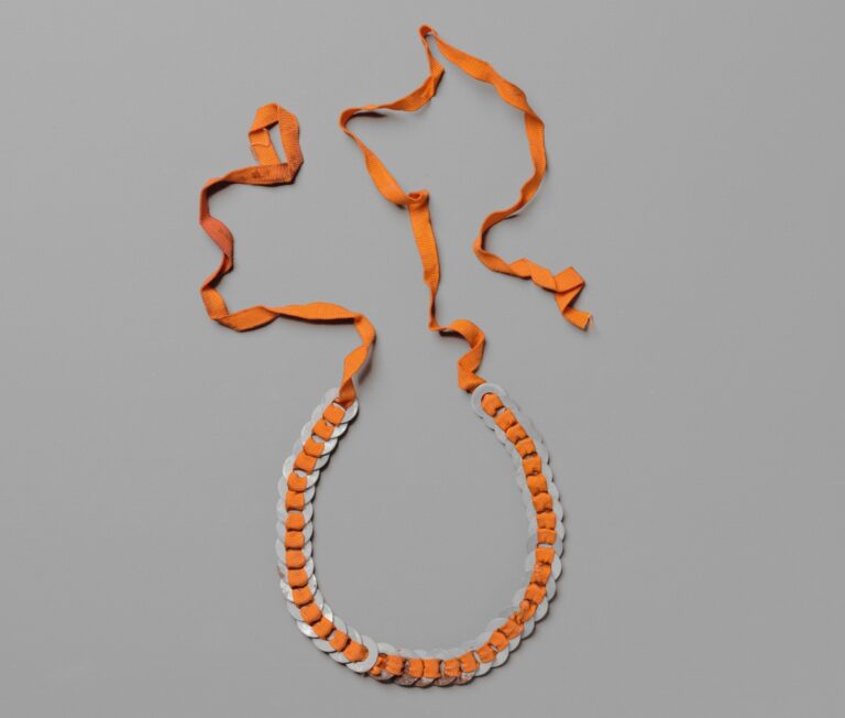 Anni Albers, Necklace c.1940, The Josef and Anni Albers Foundation, Bethany CT © 2018 The Josef and Anni Albers Foundation Artists Rights Society (ARS), New YorkDACS, Londra