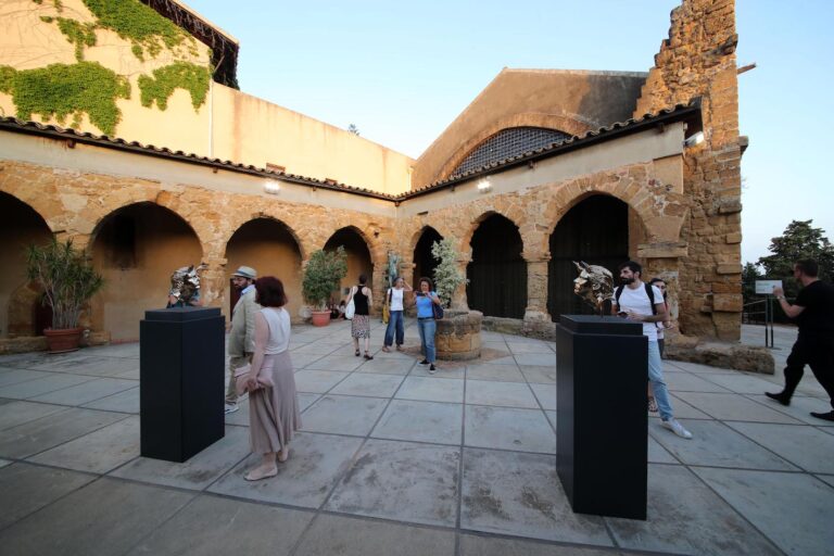 Jan Fabre, Ecstasy & Oracles, Museo Archeologico Pietro Griffo, Agrigento. Ph. Igor Petyx