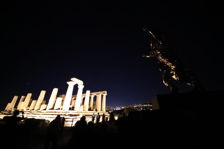 Jan Fabre, Ecstasy & Oracles, Valle dei Templi, Agrigento. Ph. Igor Petyx