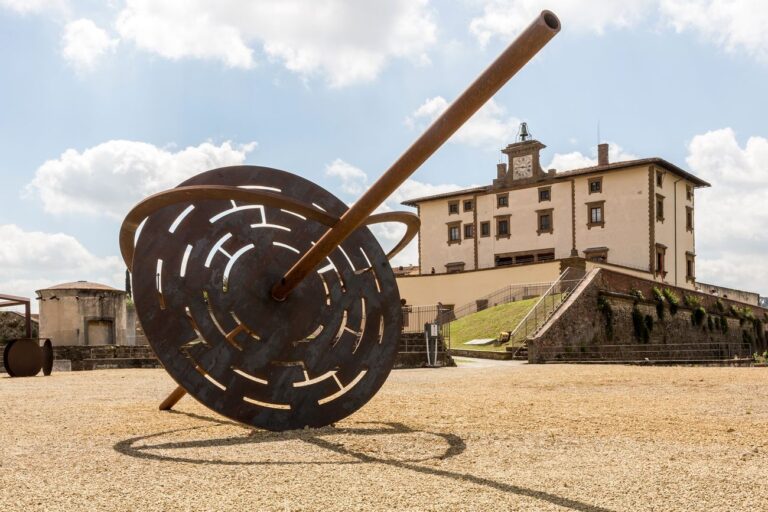 Eliseo Mattiacci, Le vie del cielo, 1995. Forte di Belvedere, Firenze 2018. Photo Simona Fossi