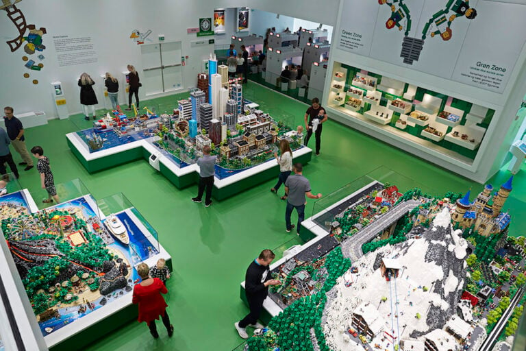 Lego House World Explorer