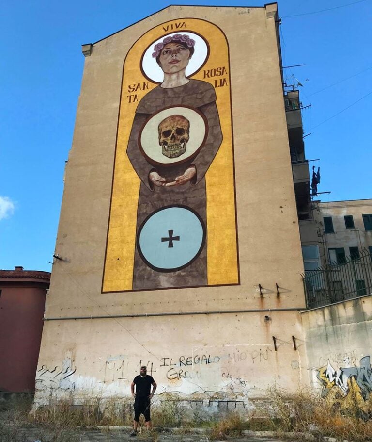 La Santa Rosalia di Igor Scalisi Palminteri a Ballarò Riqualificare Palermo, tra grandi vuoti e piccoli passi. Murales (con polemiche) a Ballarò