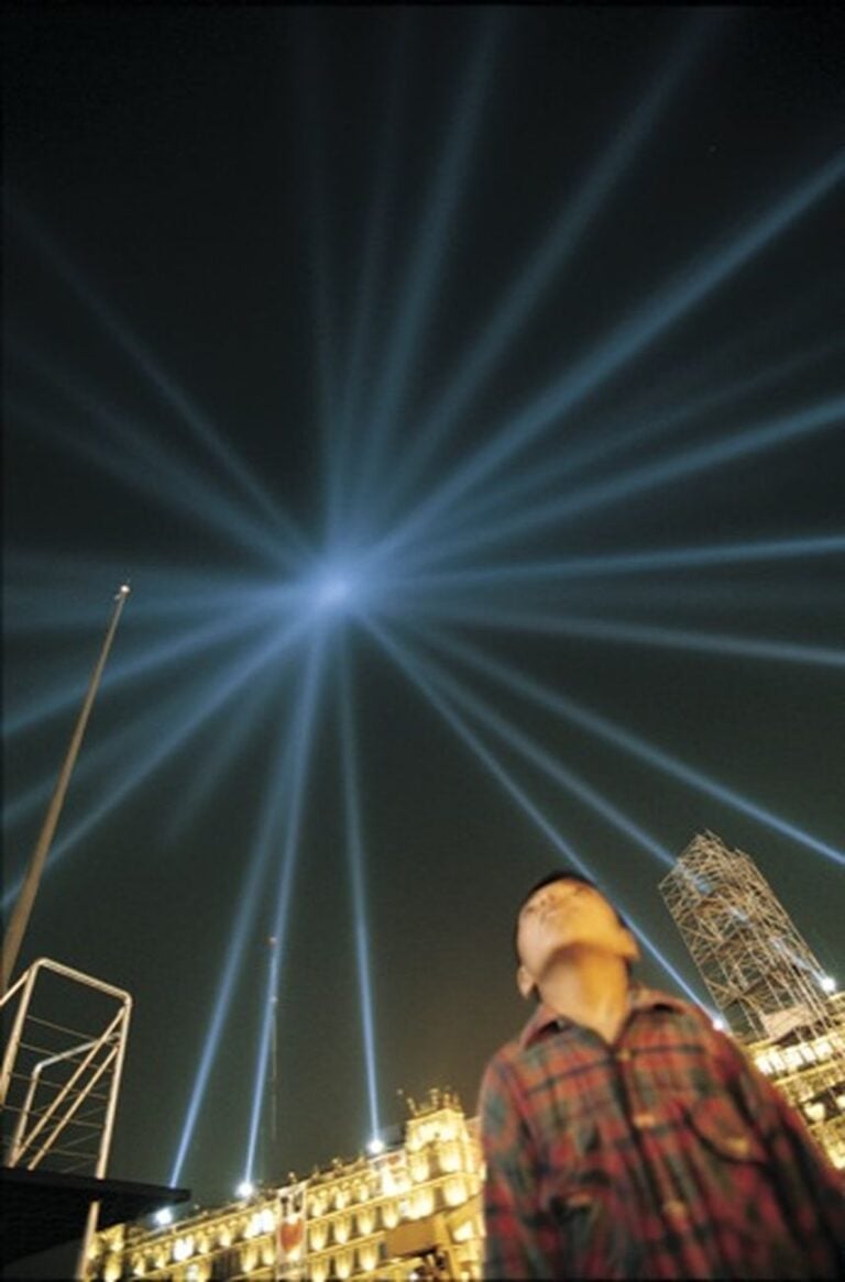 Rafael Lozano-Hemmer, Vectorial Elevation, Relational Architecture 4, 1999. Zocalo Square, Città del Messico. Photo Martin Vargas