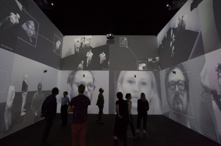 Rafael Lozano-Hemmer in collaborazione con Krzysztof Wodiczko, Zoom Pavilion, 2015. Photo Oliver Santana