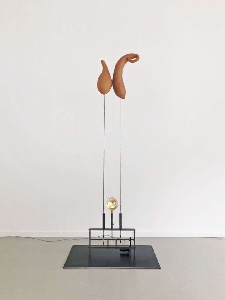 Rebecca Horn, Zweisamkeit In Einsamkeit, 2018, courtesy Studio Trisorio