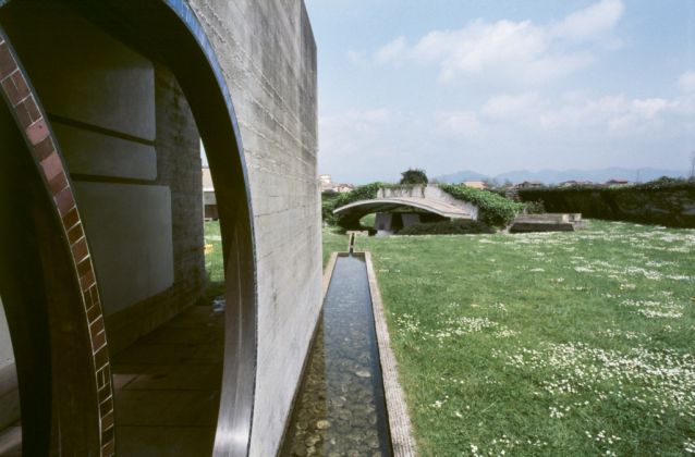 San Vito d'Altivole, 1983, Carlo Scarpa, Cimitero Tomba Brion © Eredi di Luigi Ghirri. Courtesy Editoriale Lotus
