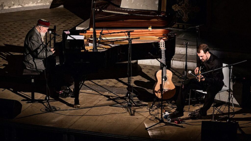 Il sound minimalista di Terry Riley in arrivo a Napoli