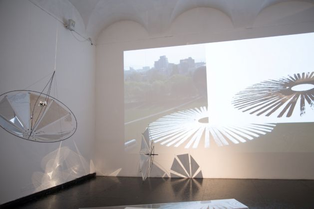 Tomás Saraceno, installation view at Pinksummer, Genova 2018. Photo credit Alice Moschin. Courtesy Pinksummer