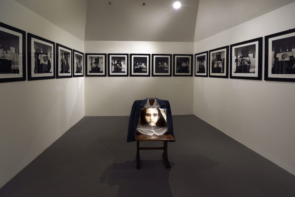 Le immagini della mostra su Fabio Mauri a Castelbasso da Fondazione Menegaz. A partire dal 1968