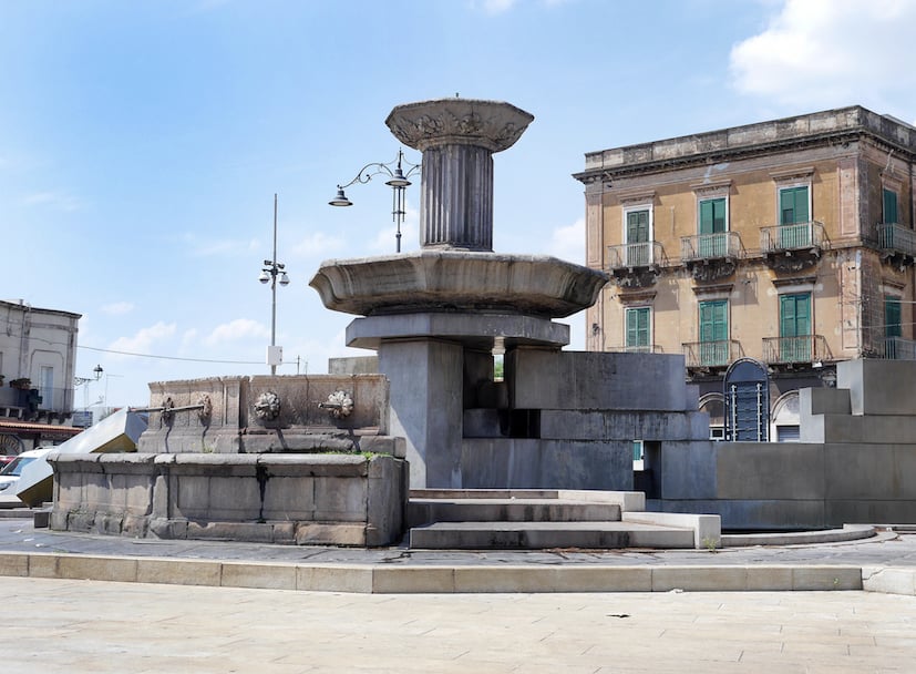 Il caso di Piazza Fontana di Nicola Carrino a Taranto. Tra incuria e abbandono