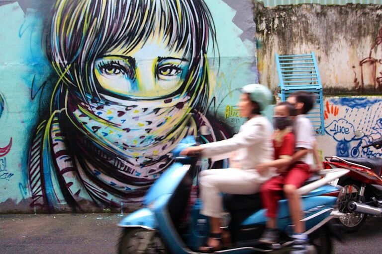 Alice Pasquini, Ho Chi Minh, 2013. Photo Jessica Stewart
