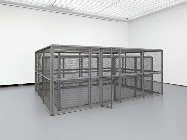 Bruce Nauman, Double Steel Cage Piece, 1974. Museum Boijmans Van Beuningen, Rotterdam. Photo Jannes Linders, Rotterdam © Bruce Nauman - 2018, ProLitteris, Zurich