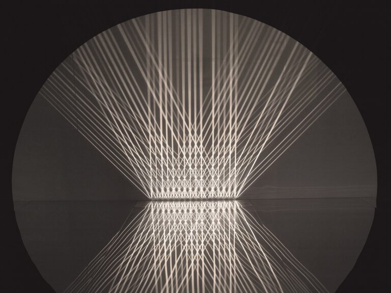 Julio Le Parc, Lumière alternée, 1966-1993 Light installation Variable dimensions Private collection