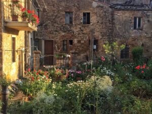 Il giardino segreto. Laura Cionci a Volterra