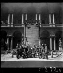 Publifoto, Brera in guerra, il cortile. La protezione del Napoleone di Canova, 1942 43. Milano, Archivio Publifoto