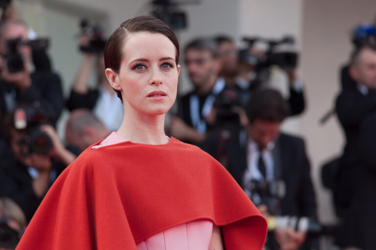 venezia75 firstman clairefoy redcarpet First Man, il primo uomo sulla luna di Damien Chazell, inaugura la Mostra del Cinema di Venezia