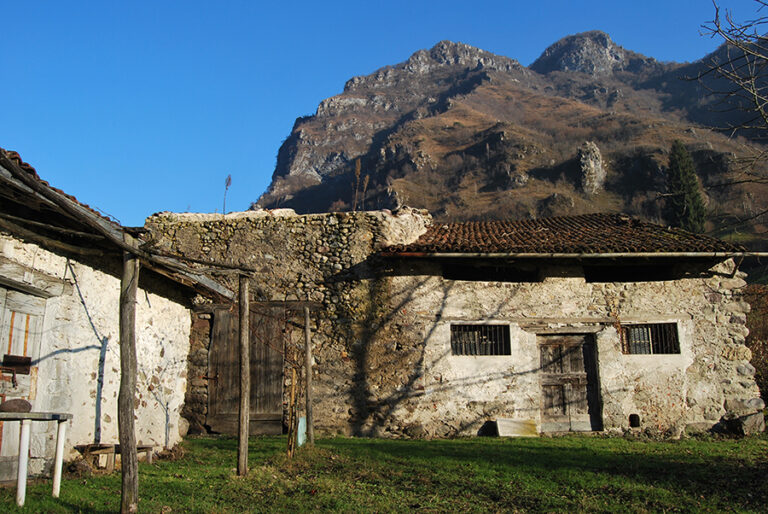 Borgo di Rebecco Fucina, ph. Luca Merisio