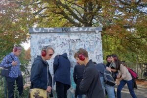 La città come un concerto. A Roma per la prima volta le Electrical Walks di Christina Kubisch