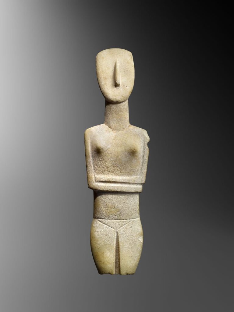 Figura incinta distesa, Tipo Spedos tardo, Cicladi, Cicladico antico II (2500 2400 a.C.), Collezione privata, Parigi © Fondazione Giancarlo Ligabue. Photo Hughes Dubois