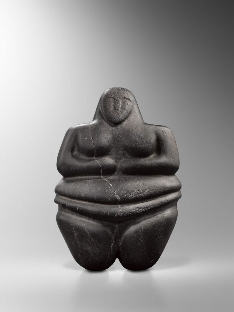 Figura steatopigia stante, Arabia sud-occidentale, IV millennio a.C., Collezione privata, Londra © Fondazione Giancarlo Ligabue. Photo Hughes Dubois