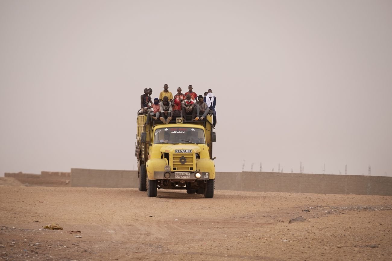 Francesco Bellina, Migranti respinti nel deserto algerino di ritorno ad Agadez, 2018