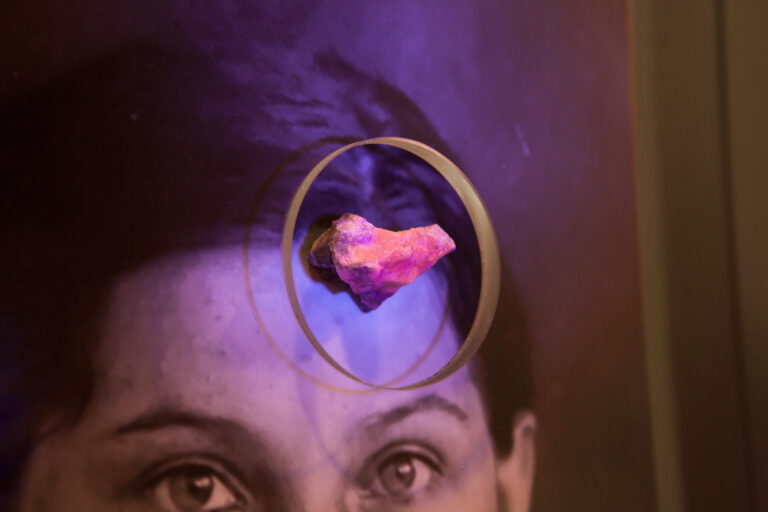 Christian Fogarolli, In Pink, 2018, installation, pigment print on cotton paper HahnemÅhleˇFineArt, stone, steel, glass, UV light, 40 x 30, cm