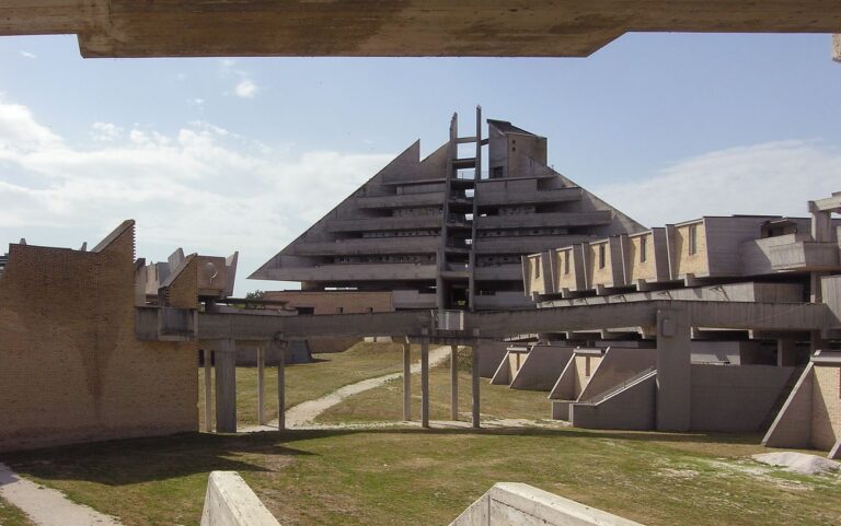 Leonardo Ricci, Cimitero di Jesi, 1984-94. Photo Andrea Aleardi