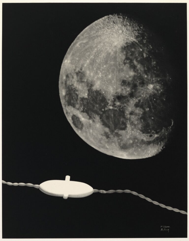 Man Ray, Le Monde, 1931, Smithsonian American Art Museum, Museum purchase © MAN RAY TRUSTADAGP, Paris, 2018 VISDA