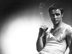 Marlon Brando in un tram che si chiama desiderio