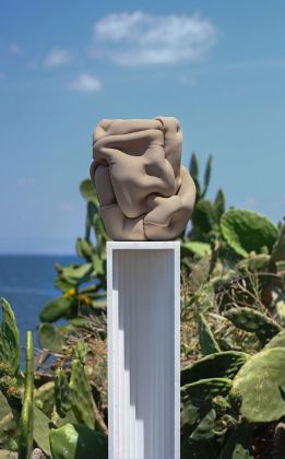 Montecristo Project Island. Carlos Fernandez Pello, A futile attempt at creating cult objects, 2018. Courtesy of Garcia Galeria