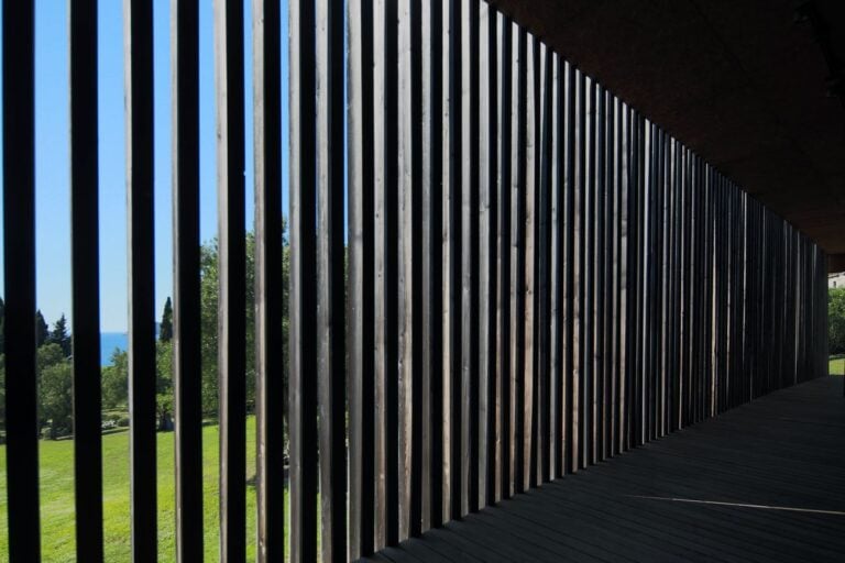 Olafur Eliasson & David Adjaye, Your Black Horizon, 2005 2007 © Photo Miljenko Bernfest