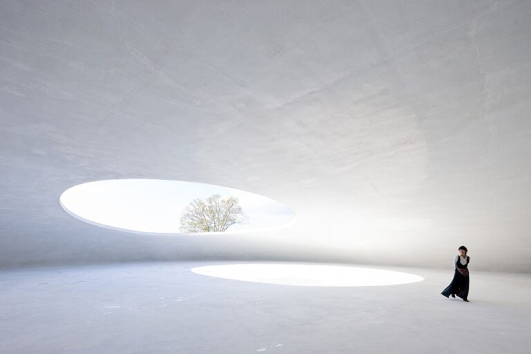 Ryue Nishizawa e Rei Naito, Teshima Art Museum, Teshima. Photo Iwan Baan