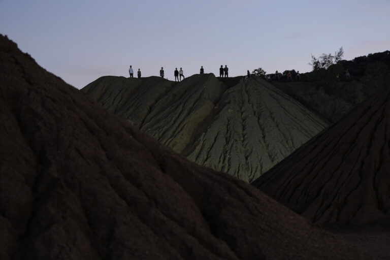 SA Desert 02 Fondazione di Sardegna tra la performance di Leonardo Delogu e la mostra di Guy Tillim