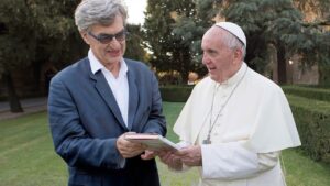 Wim Wenders intervista Papa Francesco. L’enciclica diventa un film