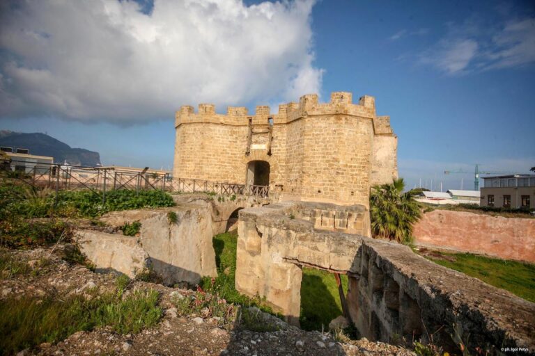 castello a mare Le Vie dei Tesori 2018, a Palermo torna il festival che svela i monumenti più belli della città