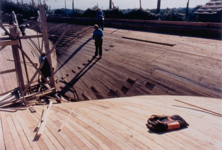 Sergio Musmeci, Ponte sull’Appia Antica, Roma, 1980/1999, Casseforme in legno per la realizzazione dei getti in cemento armato, s.d., Fotografia a colori, courtesy Fondazione MAXXI, esposta nella mostra STRUTTURE ROMANE. MONTUORI, MUSMECI, NERVI - MAXXI 17 aprile – 5 ottobre 2014