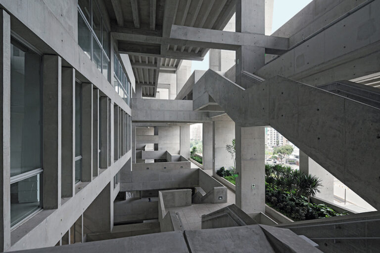 3 5 Prima monografia dedicata allo studio Grafton Architects. La presentazione a Venezia