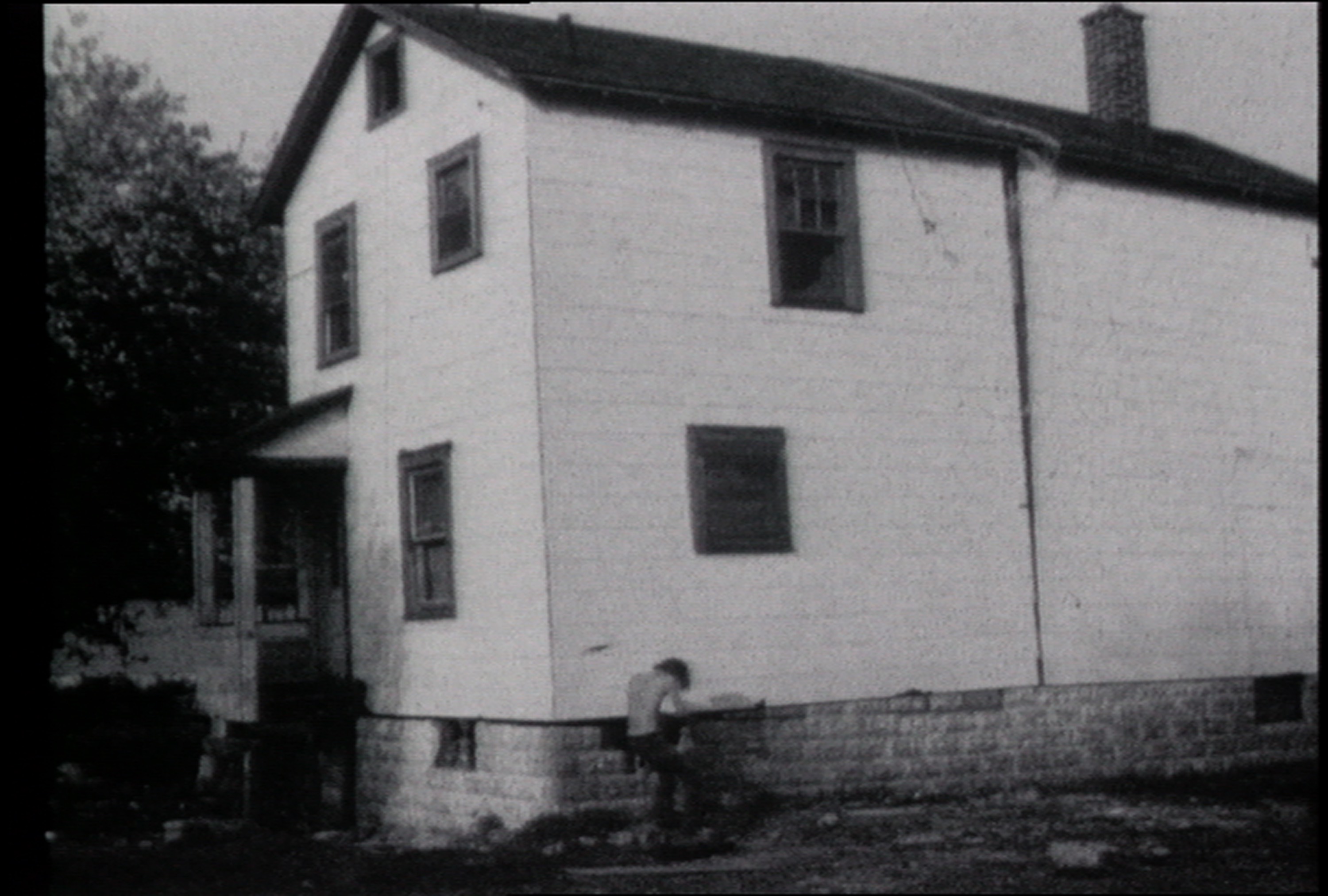 Gordon Matta- Clark, Splitting, 1974, 10:50 min, b&w and color, silent, Super 8mm film on HD video, Courtesy Electronic Arts Intermix (EAI), New York