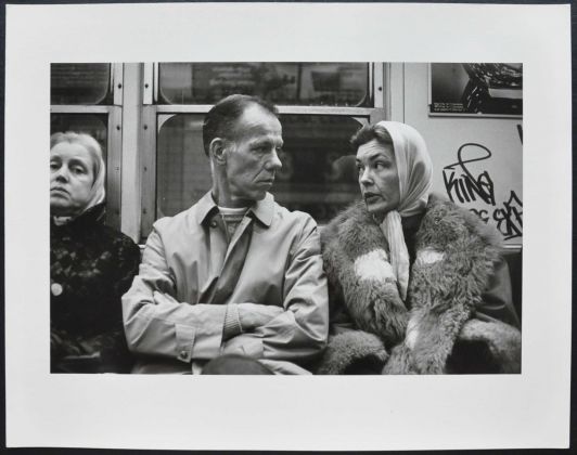 Helen Levitt, N.Y. (metropolitana), dalla serie Metropolitana, 1975 © Film Documents LLC. Courtesy Galerie Thomas Zander, Colonia