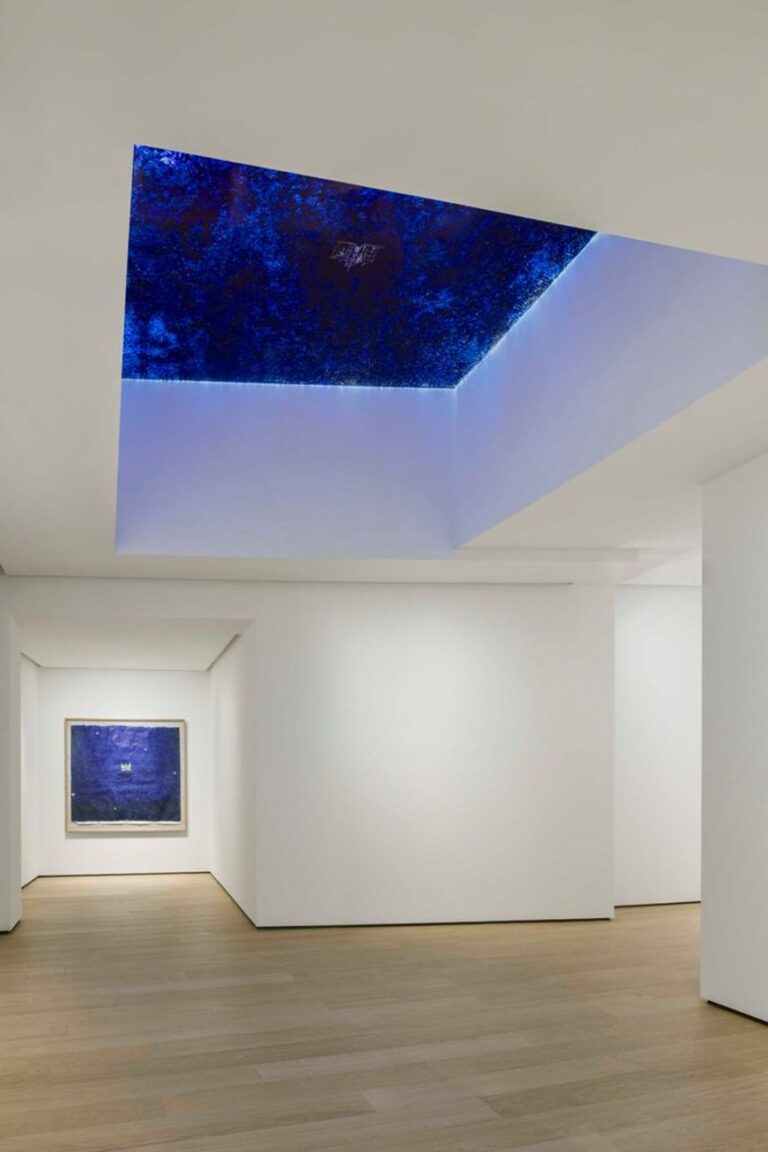 Jan Fabre. I Castelli nell'Ora Blu. Installation view at Building Gallery, Milano 2018. Photo © Attilio Maranzano