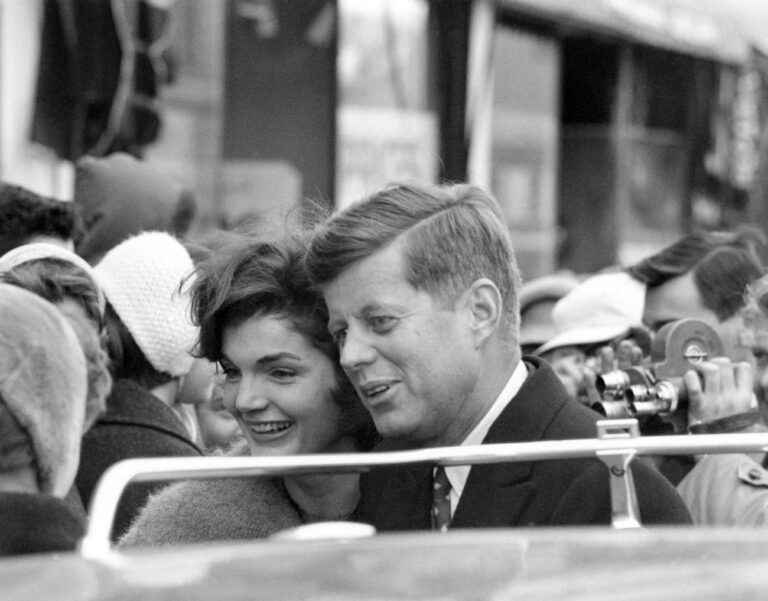 John e Jackie, campagna elettorale 1960. Photp JFK Library, Kennedy Private Collection