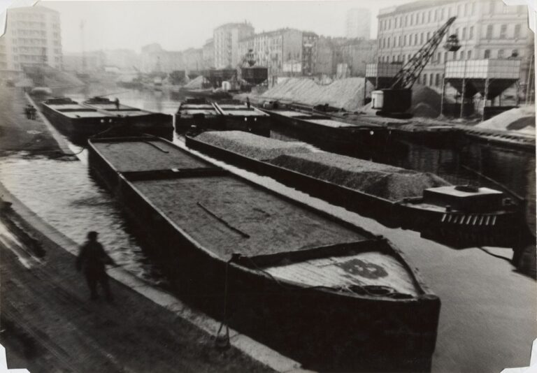 Mario Finocchiaro, Milano, Darsena, 1958 ca. © Mario Finocchiaro