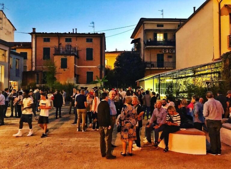 PHOTO 2018 10 01 12 01 54 1 Da galleria d’arte a fabbrica culturale. Nuova sede per la Galleria Vannucci di Pistoia