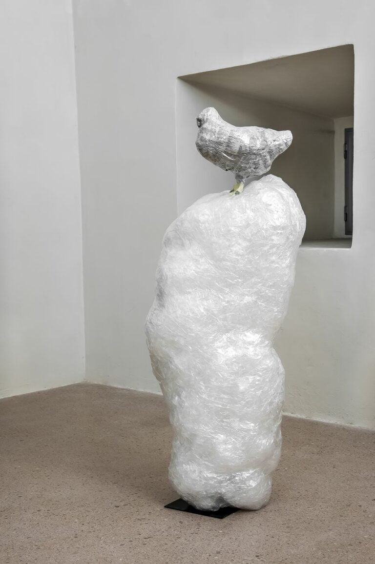 Piero Bolla, Monumento alla gallina bianca