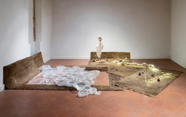 Rochelle Goldberg, Casa del Sol. Casa Masaccio Centro per l'Arte Contemporanea. Installation view. Foto OKNOstudio